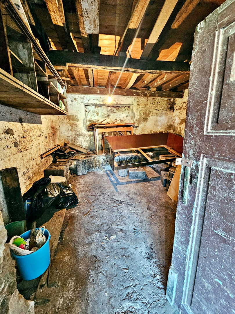 Casa da ristrutturare a 300 m dal centro di Trogir